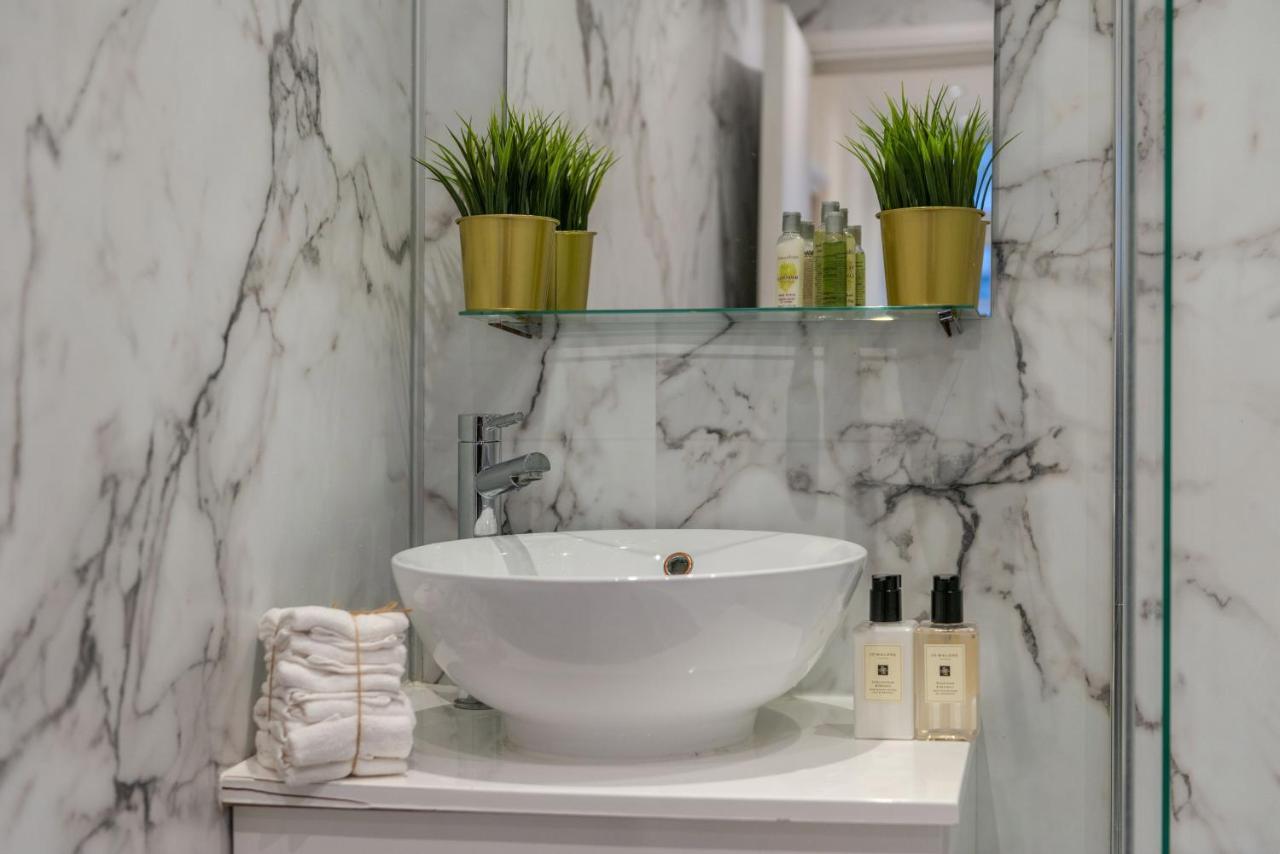 Three-Bedroom Bliss In London Town Extérieur photo