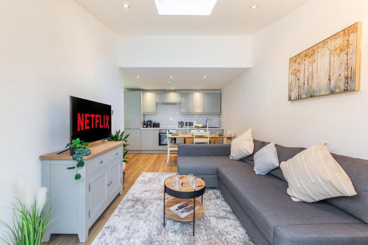 Three-Bedroom Bliss In London Town Extérieur photo
