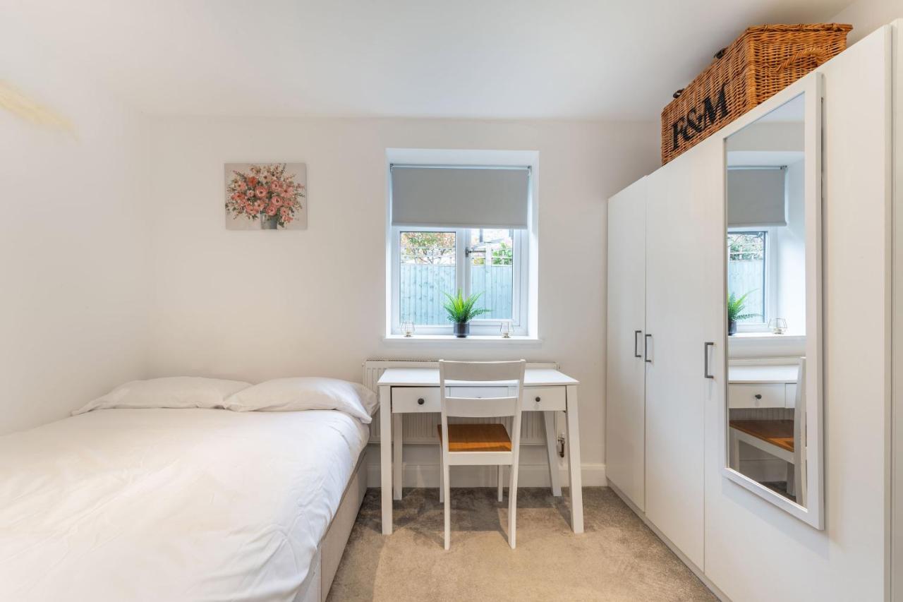 Three-Bedroom Bliss In London Town Extérieur photo